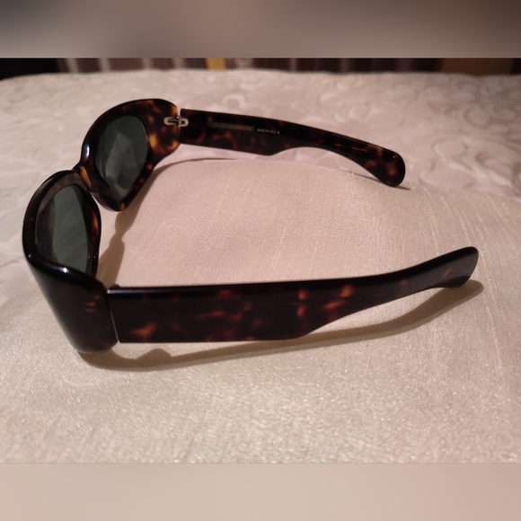 Authentic Dolce & Gabbana women sunglasses - Picture 3 of 11